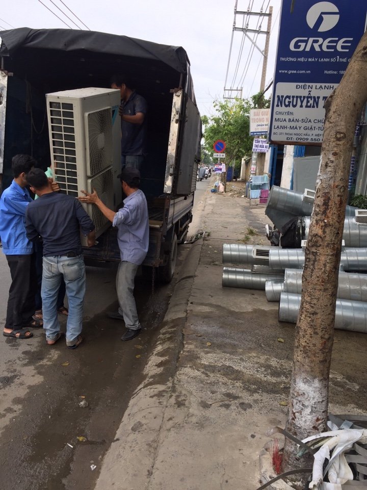 Nguyễn Toàn hỗ trợ xe thu mua tủ siêu thị